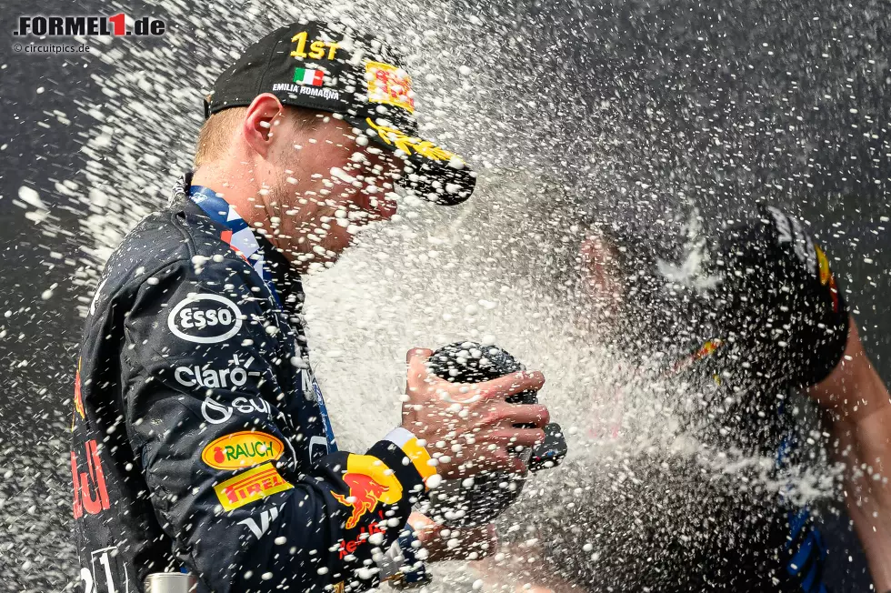 Max Verstappen (Redaktion: 1) - Der Weltmeister bekommt von uns die einzige Bestnote, weil die Mehrheit der Redaktion der Meinung ist, dass der McLaren an diesem Wochenende eigentlich das schnellere Auto war. Trotzdem holte Verstappen Pole und Sieg. Das ist genau diese besondere Leistung, die wir fordern! Foto zur News: Max Verstappen (Redaktion: 1) - Der Weltmeister bekommt von uns die einzige Bestnote, weil die Mehrheit der Redaktion der Meinung ist, dass der McLaren an diesem Wochenende eigentlich das schnellere Auto war. Trotzdem holte Verstappen Pole und Sieg. Das ist genau diese besondere Leistung, die wir fordern!