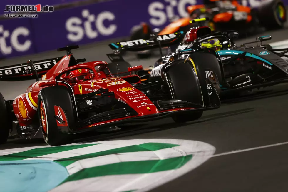 Charles Leclerc (Redaktion: 2) - Bei uns gab es sogar Stimmen für eine 1, wobei seine Leistung tatsächlich schwierig zu bewerten war, weil mit Carlos Sainz ein bekannter Maßstab im zweiten Auto fehlte. So hat die Mehrheit am Ende eine" gute" Leistung gesehen, aber keine "sehr gute". Foto zur News: Charles Leclerc (Redaktion: 2) - Bei uns gab es sogar Stimmen für eine 1, wobei seine Leistung tatsächlich schwierig zu bewerten war, weil mit Carlos Sainz ein bekannter Maßstab im zweiten Auto fehlte. So hat die Mehrheit am Ende eine" gute" Leistung gesehen, aber keine "sehr gute".