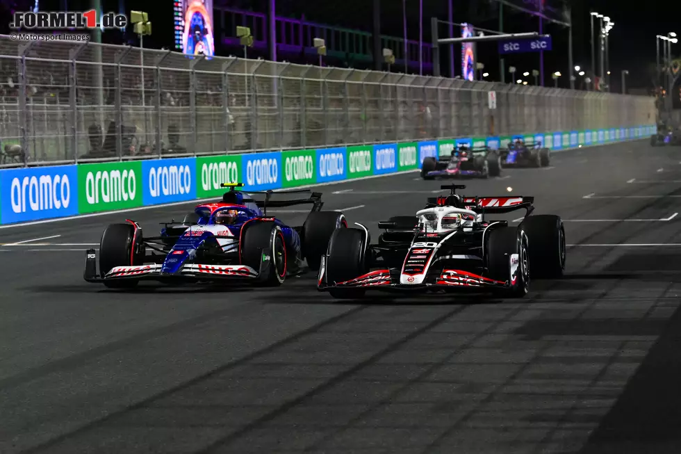 Yuki Tsunoda (Redaktion: 3) - Ein ähnlicher Fall wie Albon: Ohne die Magnussen-Blockade hätte er deutlich bessere Chancen auf Punkte gehabt. Zudem ein starkes Qualifying mit P9. Handelte sich allerdings bereits vor dem Start eine Fünf-Sekunde-Strafe ein, was natürlich auch in unsere Bewertung eingeht. Foto zur News: Yuki Tsunoda (Redaktion: 3) - Ein ähnlicher Fall wie Albon: Ohne die Magnussen-Blockade hätte er deutlich bessere Chancen auf Punkte gehabt. Zudem ein starkes Qualifying mit P9. Handelte sich allerdings bereits vor dem Start eine Fünf-Sekunde-Strafe ein, was natürlich auch in unsere Bewertung eingeht.
