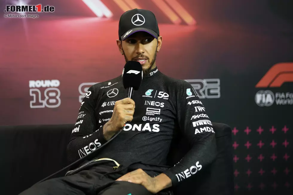 Lewis Hamilton (Redaktion: 3) - Im Qualifying noch gut unterwegs, im Rennen ruinierte ihm die Strategie dann wohl eine bessere Note. Der Start auf den weichen Reifen ging nicht auf, auch deshalb, weil er beim Start keine Position gewinnen konnte. Am Ende auf alten Reifen dann chancenlos. Foto zur News: Lewis Hamilton (Redaktion: 3) - Im Qualifying noch gut unterwegs, im Rennen ruinierte ihm die Strategie dann wohl eine bessere Note. Der Start auf den weichen Reifen ging nicht auf, auch deshalb, weil er beim Start keine Position gewinnen konnte. Am Ende auf alten Reifen dann chancenlos.