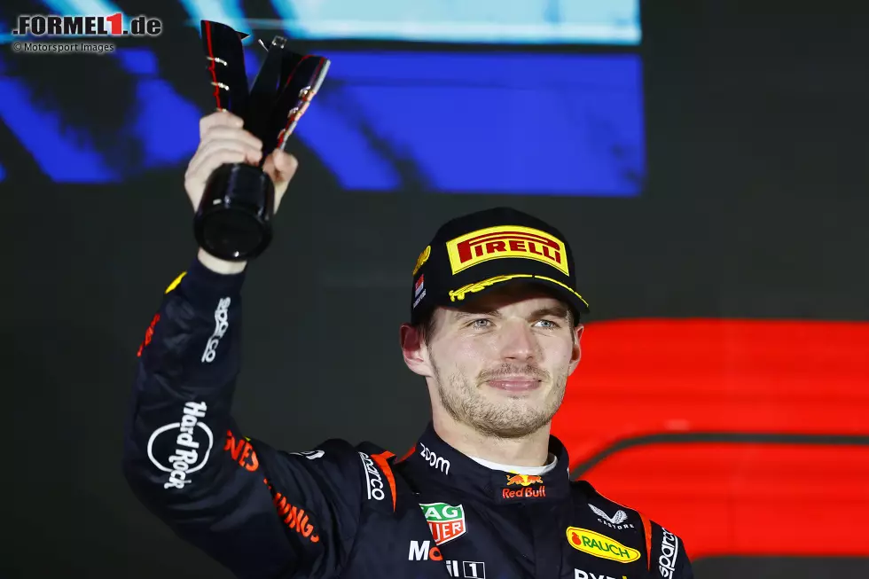 Max Verstappen (Redaktion: 2) - Erneute Zustimmung, auch für uns war das eine starke Leistung. So stark sogar, dass man ebenfalls über die Bestnote nachdenken konnte. Letztendlich fehlte uns hier aber der besondere Moment in seinem Rennen. Fuhr fast die ganze Zeit ohne Druck von hinten und ohne Chance nach vorne. Foto zur News: Max Verstappen (Redaktion: 2) - Erneute Zustimmung, auch für uns war das eine starke Leistung. So stark sogar, dass man ebenfalls über die Bestnote nachdenken konnte. Letztendlich fehlte uns hier aber der besondere Moment in seinem Rennen. Fuhr fast die ganze Zeit ohne Druck von hinten und ohne Chance nach vorne.