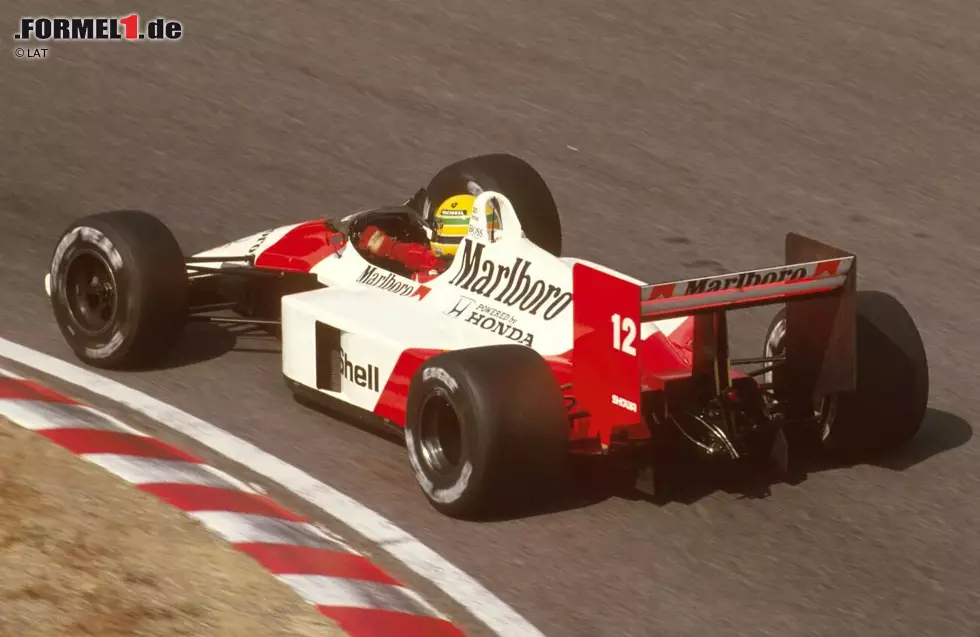 Ayrton Senna (8): Der Brasilianer ist in der modernen Formel 1 der König der Qualifikationsrunde! Er stellt mit saisonübergreifend acht Poles zwischen Jerez 1988 und Phoenix 1989 nicht nur einen bis heute gültigen Rekord auf. Er schafft es im Laufe seiner Karriere auch ganze viermal, mindestens sechs Polepositions in Folge zu holen. Foto zur News: Ayrton Senna (8): Der Brasilianer ist in der modernen Formel 1 der König der Qualifikationsrunde! Er stellt mit saisonübergreifend acht Poles zwischen Jerez 1988 und Phoenix 1989 nicht nur einen bis heute gültigen Rekord auf. Er schafft es im Laufe seiner Karriere auch ganze viermal, mindestens sechs Polepositions in Folge zu holen.