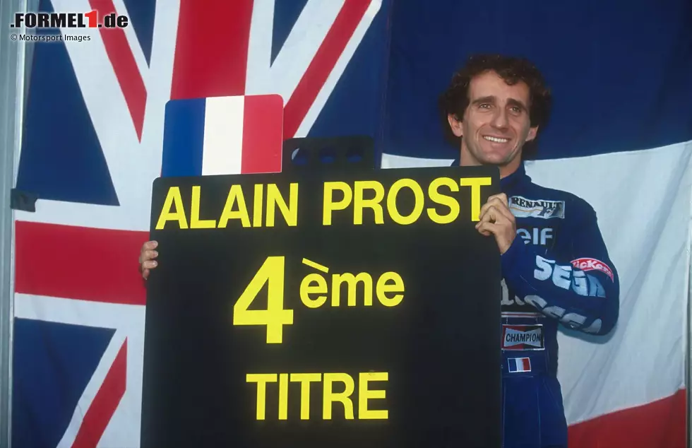 Lediglich in Magny-Cours wird Prost nur Zweiter. Ausgerechnet beim Heimspiel ist Teamkollege Damon Hill 0,142 Sekunden schneller. Das Ergebnis dort zeigt gleichzeitig, wie überlegen der Williams FW15C ist, denn Martin Brundle auf P3 fehlen im Qualifying bereits knapp 1,8 Sekunden. Am Ende des Jahres tritt Prost als Weltmeister zurück. Foto zur News: Lediglich in Magny-Cours wird Prost nur Zweiter. Ausgerechnet beim Heimspiel ist Teamkollege Damon Hill 0,142 Sekunden schneller. Das Ergebnis dort zeigt gleichzeitig, wie überlegen der Williams FW15C ist, denn Martin Brundle auf P3 fehlen im Qualifying bereits knapp 1,8 Sekunden. Am Ende des Jahres tritt Prost als Weltmeister zurück.
