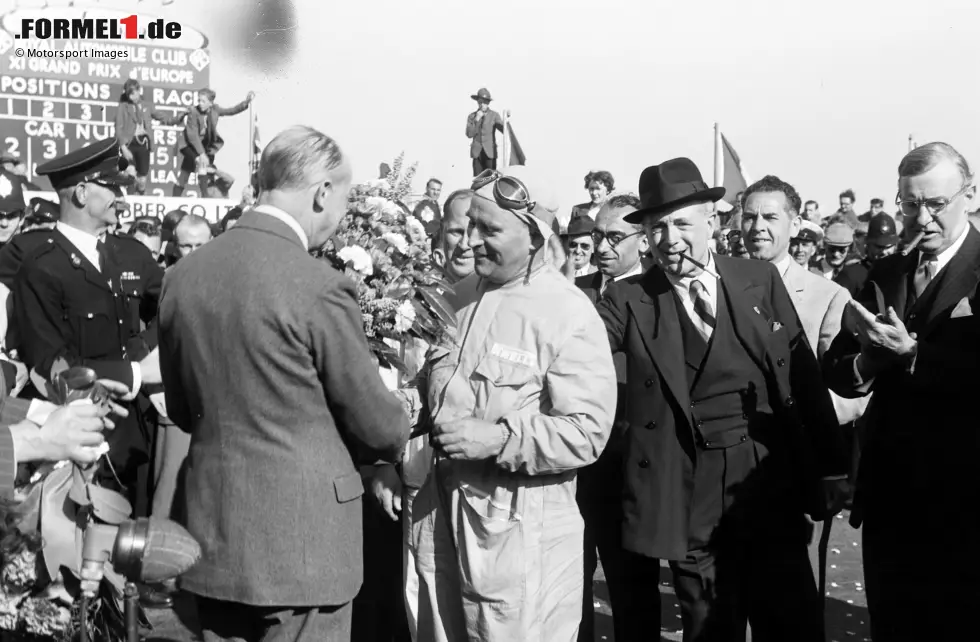 Foto zur News: Der älteste Sieger - Luigi Fagioli war 53 Jahre und 22 Tage alt, als er 1951 den Frankreich-Grand-Prix gewann. Doch er war nicht der alleinige Sieger: Fagioli teilte sich das Auto mit Juan Manuel Fangio, der als Erster die Ziellinie kreuzte. Fagioli wurde im eigentlichen Fangio-Auto Elfter - und trat nach dem Autotausch zurück!