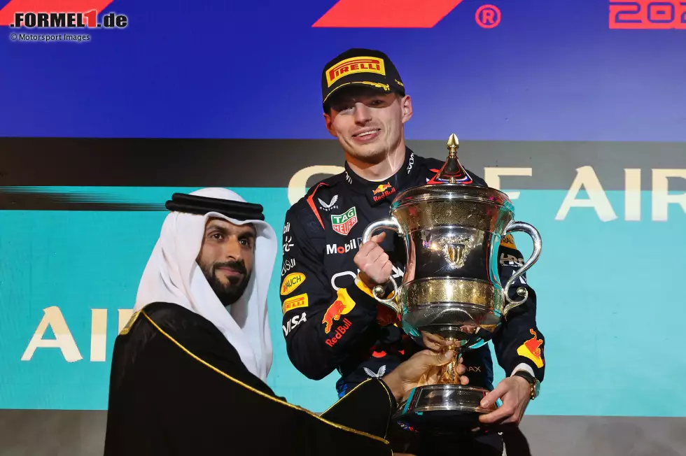 Max Verstappen (1): Die Bestnote gibt es beim Auftakt nur für den Weltmeister, der sich die Pole, die schnellste Runde und den Sieg holte und am Samstag auch noch jede einzelne Rennrunde anführte. Für diesen "Grand Slam" bekommt er natürlich eine 1! Foto zur News: Max Verstappen (1): Die Bestnote gibt es beim Auftakt nur für den Weltmeister, der sich die Pole, die schnellste Runde und den Sieg holte und am Samstag auch noch jede einzelne Rennrunde anführte. Für diesen "Grand Slam" bekommt er natürlich eine 1!