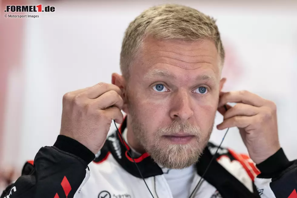 Kevin Magnussen (Redaktion: 3) - Von uns bekommt der Däne die 3, denn im Rennen arbeitete er sich von P17 aus toll nach vorne. Und mit einer besseren Strategie am Ende hätte er vielleicht sogar noch die Chance auf einen Punkt gehabt ... Foto zur News: Kevin Magnussen (Redaktion: 3) - Von uns bekommt der Däne die 3, denn im Rennen arbeitete er sich von P17 aus toll nach vorne. Und mit einer besseren Strategie am Ende hätte er vielleicht sogar noch die Chance auf einen Punkt gehabt ...