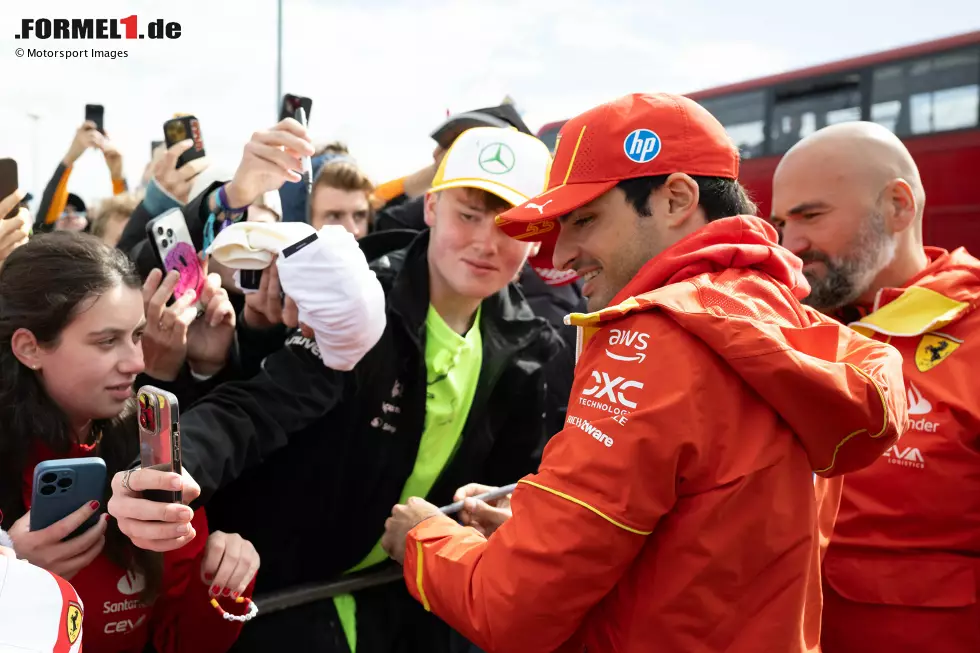 Carlos Sainz (Redaktion: 2) - Das sehen auch wir so. Fuhr ein gutes Rennen, holte das Maximum heraus und fuhr am Ende sogar noch die schnellste Runde. Machte zudem keine größeren Fehler, was bei den schwierigen Bedingungen auch keine Selbstverständlichkeit ist. Foto zur News: Carlos Sainz (Redaktion: 2) - Das sehen auch wir so. Fuhr ein gutes Rennen, holte das Maximum heraus und fuhr am Ende sogar noch die schnellste Runde. Machte zudem keine größeren Fehler, was bei den schwierigen Bedingungen auch keine Selbstverständlichkeit ist.