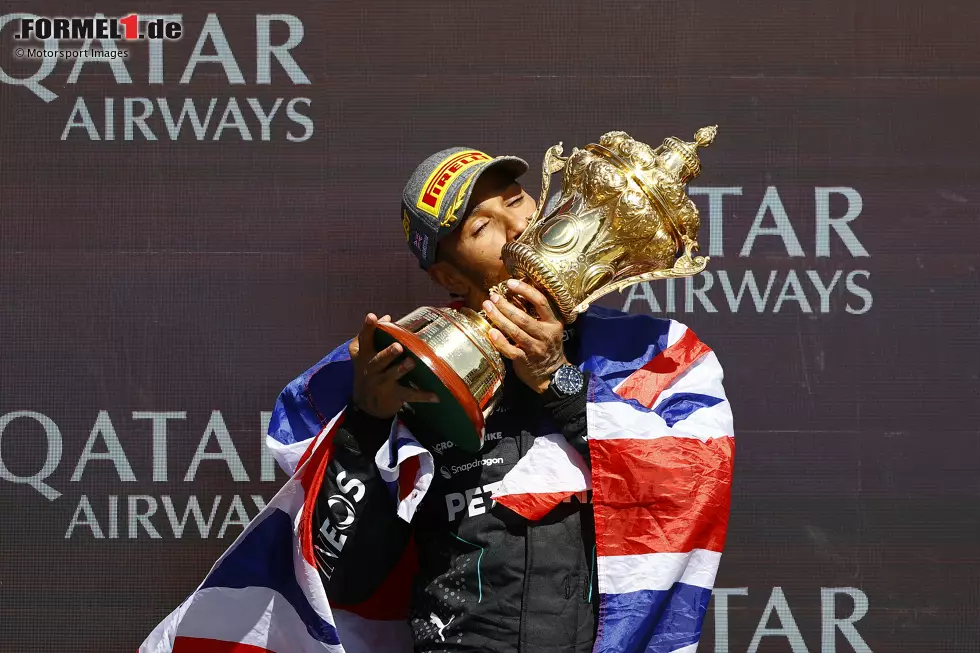 Lewis Hamilton (Redaktion: 1) - Nur ein Redakteur gibt nicht die Bestnote. Für die Mehrheit war vor allem der letzte Stint auf den weichen Reifen ausschlaggebend. Während Norris auf diesen Probleme hatte, konnte Hamilton sie perfekt managen und am Ende verdient gewinnen. Top! Foto zur News: Lewis Hamilton (Redaktion: 1) - Nur ein Redakteur gibt nicht die Bestnote. Für die Mehrheit war vor allem der letzte Stint auf den weichen Reifen ausschlaggebend. Während Norris auf diesen Probleme hatte, konnte Hamilton sie perfekt managen und am Ende verdient gewinnen. Top!