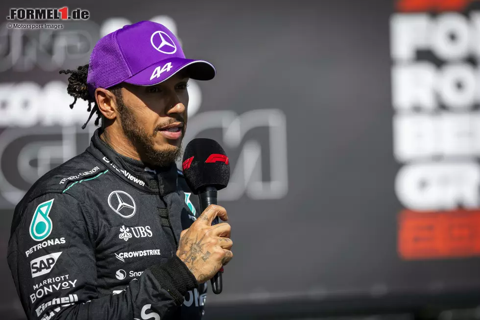 Lewis Hamilton (Redaktion: 1) - Bei uns der einzige Fahrer, der an diesem Wochenende die Bestnote bekommt. Einig sind wir uns zwar auch bei ihm nicht, aber die Mehrheit ist der Meinung, dass er ein fast perfektes Rennen fuhr. Einen kleinen Abzug gibt es jedoch dafür, dass er Russell am Ende auf der Strecke nicht mehr überholt hat. Foto zur News: Lewis Hamilton (Redaktion: 1) - Bei uns der einzige Fahrer, der an diesem Wochenende die Bestnote bekommt. Einig sind wir uns zwar auch bei ihm nicht, aber die Mehrheit ist der Meinung, dass er ein fast perfektes Rennen fuhr. Einen kleinen Abzug gibt es jedoch dafür, dass er Russell am Ende auf der Strecke nicht mehr überholt hat.