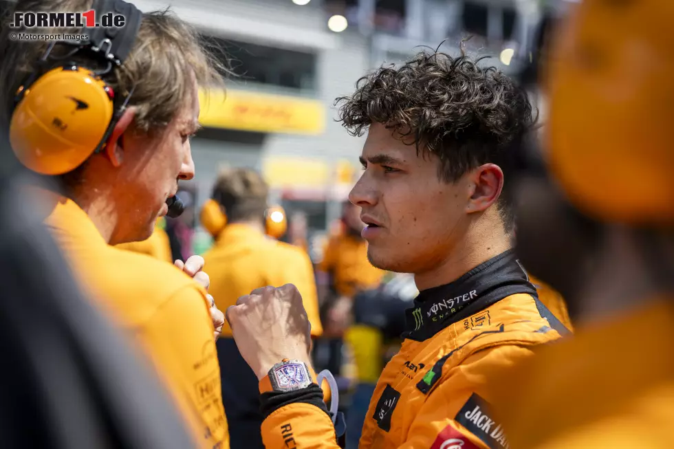 Lando Norris (Redaktion: 3) - Auch hier stimmen wir zu. Es gab sogar Stimmen für eine 4, weil wohl deutlich mehr drin gewesen wäre. Trotz der vielen kleinen Fehler reicht es der Mehrheit am Ende aber noch für eine 3, weil sein Speed eigentlich nicht schlecht war. Er konnte ihn nur eben zu selten zeigen, was auch an der Strategie lag. Foto zur News: Lando Norris (Redaktion: 3) - Auch hier stimmen wir zu. Es gab sogar Stimmen für eine 4, weil wohl deutlich mehr drin gewesen wäre. Trotz der vielen kleinen Fehler reicht es der Mehrheit am Ende aber noch für eine 3, weil sein Speed eigentlich nicht schlecht war. Er konnte ihn nur eben zu selten zeigen, was auch an der Strategie lag.