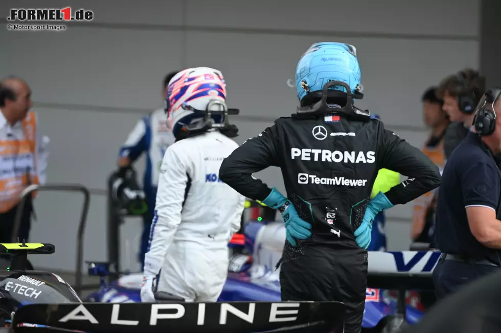 George Russell (Redaktion: 3) - Uns war es für eine 2 zu wenig, weil er zunächst das Qualifying gegen Hamilton verlor und dieser ihn im Rennen dann freiwillig überholen ließ. Einem Redakteur war zudem das Manöver gegen Piastri zu ambitioniert. Für uns unterm Strich keine so viel bessere Leistung als die von Hamilton. Foto zur News: George Russell (Redaktion: 3) - Uns war es für eine 2 zu wenig, weil er zunächst das Qualifying gegen Hamilton verlor und dieser ihn im Rennen dann freiwillig überholen ließ. Einem Redakteur war zudem das Manöver gegen Piastri zu ambitioniert. Für uns unterm Strich keine so viel bessere Leistung als die von Hamilton.