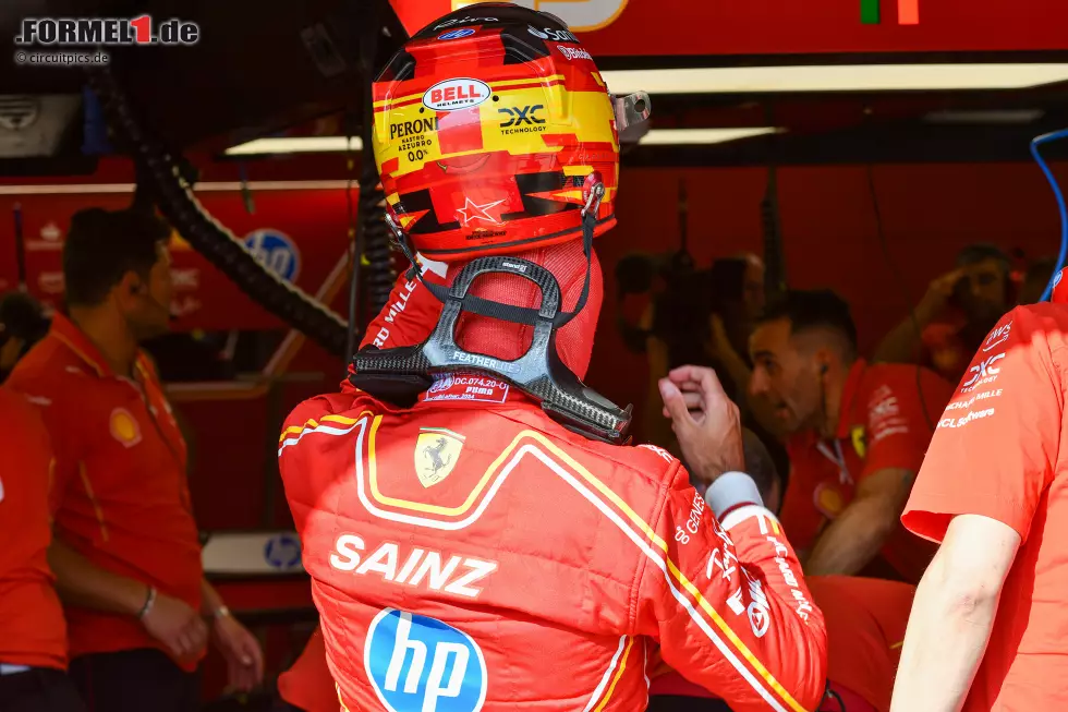 Carlos Sainz (Redaktion: 3) - Auch für ihn geht es bei uns ganz knapp an der 2 vorbei. Hätte eigentlich in der Position sein sollen, in der der Teamkollege war, denn im Qualifying war er noch schneller. Stattdessen landete er am Ende zwei Plätze hinter Leclerc. Da war mehr drin. Foto zur News: Carlos Sainz (Redaktion: 3) - Auch für ihn geht es bei uns ganz knapp an der 2 vorbei. Hätte eigentlich in der Position sein sollen, in der der Teamkollege war, denn im Qualifying war er noch schneller. Stattdessen landete er am Ende zwei Plätze hinter Leclerc. Da war mehr drin.