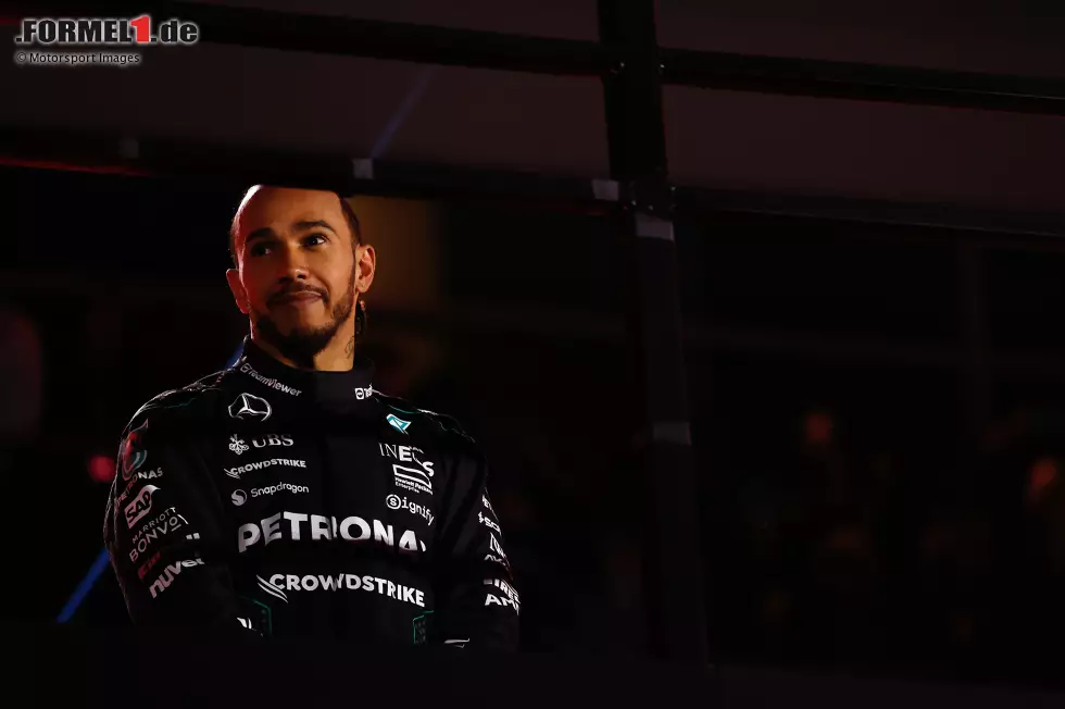 Lewis Hamilton (Redaktion: 2) - Wer im Qualifying zwei Fehler macht und dadurch nur von Platz zehn startet und den Sieg verschenkt, der kann von uns keine Bestnote erhalten. Die Aufholjagd am Sonntag hätte sie aber auf jeden Fall verdient. Der Mann des Rennens! Foto zur News: Lewis Hamilton (Redaktion: 2) - Wer im Qualifying zwei Fehler macht und dadurch nur von Platz zehn startet und den Sieg verschenkt, der kann von uns keine Bestnote erhalten. Die Aufholjagd am Sonntag hätte sie aber auf jeden Fall verdient. Der Mann des Rennens!