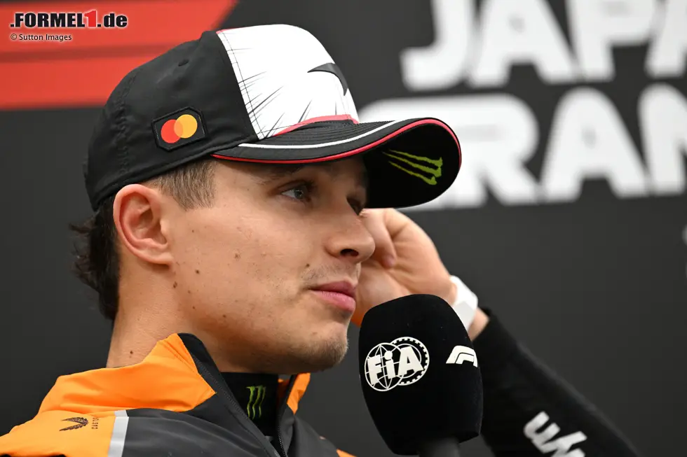 Foto zur News: ... wurde vom Team in exakt derselben Runde wie Verstappen zum Reifenwechsel geholt, anstatt auf den Overcut zu setzen. Hintergrund: Man wollte verhindern, dass Piastri den Undercut setzt und ein teaminterner Konflikt wie in Ungarn 2024 entsteht. Nach dem Rennen belegten die Daten: Norris hätte mit dem Overcut gewonnen.