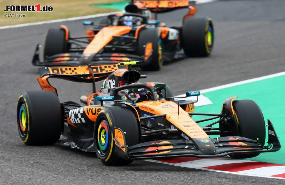 Foto zur News: Flop 5 - Japan 2025: Eigentlich hätten beide McLaren-Fahrer auf Pole stehen müssen. Sowohl Lando Norris als auch Oscar Piastri konnten ihre besten Sektoren im Q3 nicht zusammenbringen, wodurch Max Verstappen von Startplatz eins losfuhr. Das Rennen wäre jedoch selbst von den Plätzen 2 und 3 für McLaren noch zu gewinnen gewesen, denn ...