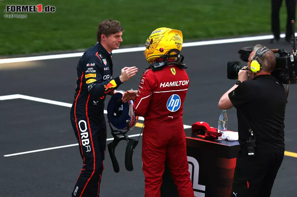 Foto zur News: Max Verstappen (Redaktion: 2) - Vermutlich holte er wieder einmal mehr aus dem Red Bull, als eigentlich im Auto steckte. Für eine 1 fehlte uns trotzdem irgendein sichtbares Highlight. Vor allem im ersten Stint des Rennens sehr (und vielleicht zu) zurückhaltend, am Ende dann stärker.