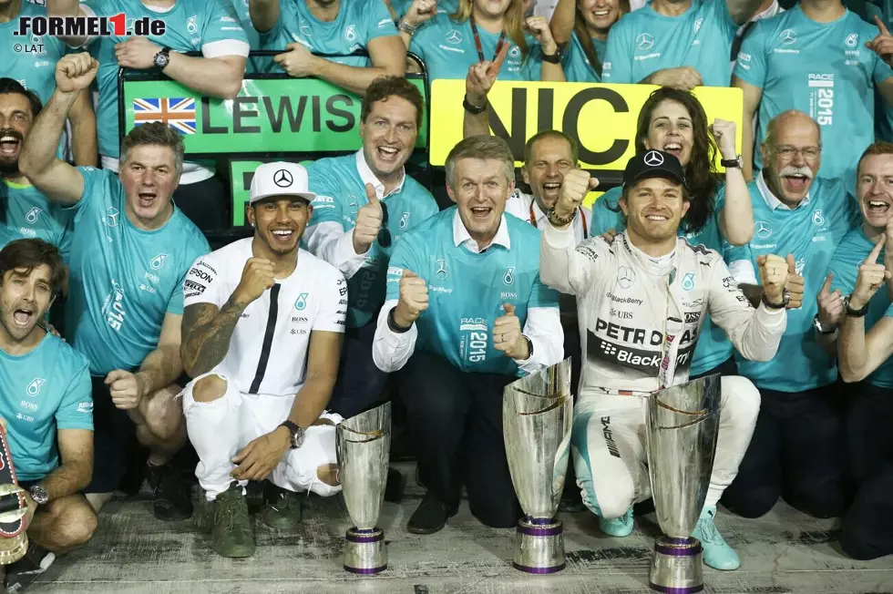 Foto zur News: Platz 1: Mercedes (2015) - 12 Doppelsiege 19 Rennen