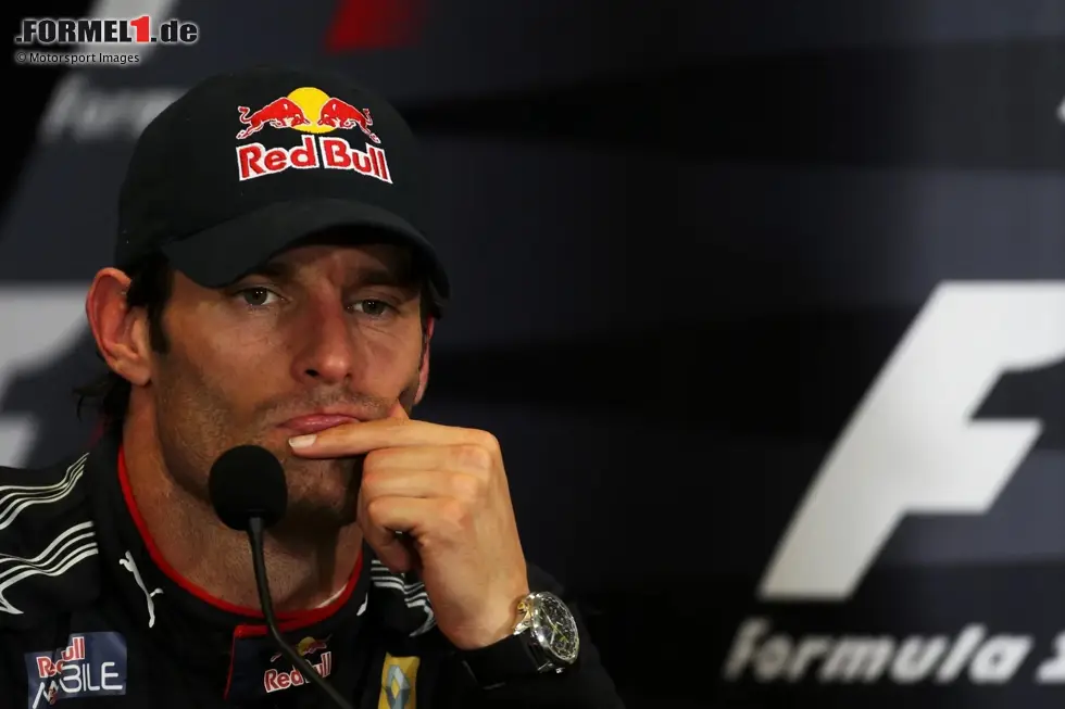 Foto zur News: ... crasht Webber und verliert die WM-Führung an Fernando Alonso. Vor dem Finale in Abu Dhabi hat er acht Punkte Rückstand auf den Spanier, doch Weltmeister wird am Ende Vettel als "lachender Dritter". Ab da ist der Deutsche die klare Nummer 1 im Team und Webber bekommt bis zu seinem Formel-1-Abschied Ende 2013 nie mehr eine Titelchance.