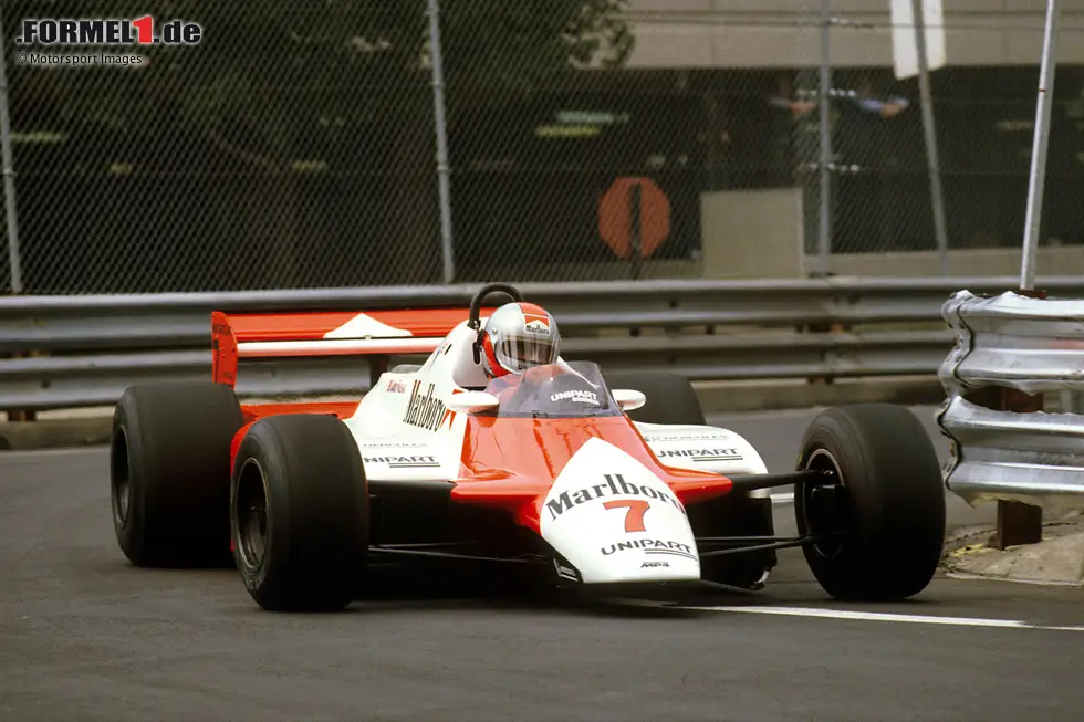 Foto zur News: John Watson (1982): Durch den Unfall von Pironi entscheidet sich der WM-Kampf 1982 am Ende zwischen Keke Rosberg und McLaren-Pilot Watson, der die Meisterschaft im Laufe des Jahres ebenfalls einige Zeit anführt. Eine Serie von zwischenzeitlich vier Ausfällen in Folge ist am Ende allerdings zu viel und beim Finale in Las Vegas ...