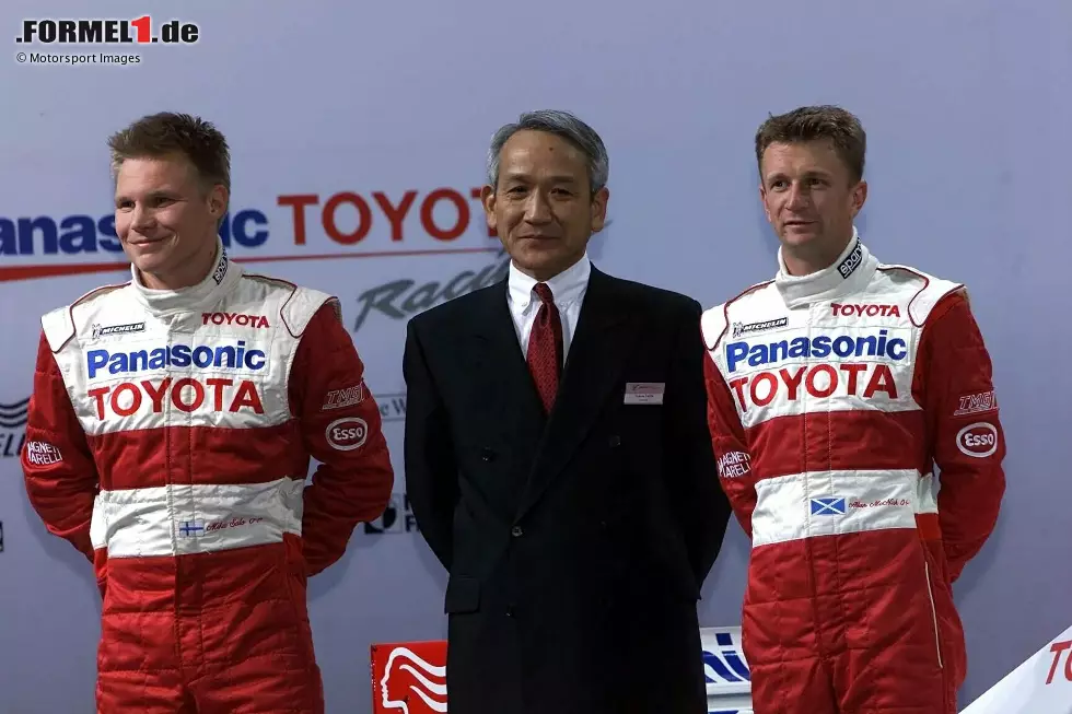 Toyota: Mika Salo & Allan McNish (2002) - Während Salo bereits auf mehrere Saisons in der Königsklasse zurückblicken kann, darunter sogar ein halbes Jahr bei Ferrari als Ersatz für den verletzten Michael Schumacher, ist sein Teamkollege Formel-1-Rookie - und das im stolzen Alter von 32 Jahren. Für beide Fahrer ... Foto zur News: Toyota: Mika Salo & Allan McNish (2002) - Während Salo bereits auf mehrere Saisons in der Königsklasse zurückblicken kann, darunter sogar ein halbes Jahr bei Ferrari als Ersatz für den verletzten Michael Schumacher, ist sein Teamkollege Formel-1-Rookie - und das im stolzen Alter von 32 Jahren. Für beide Fahrer ...