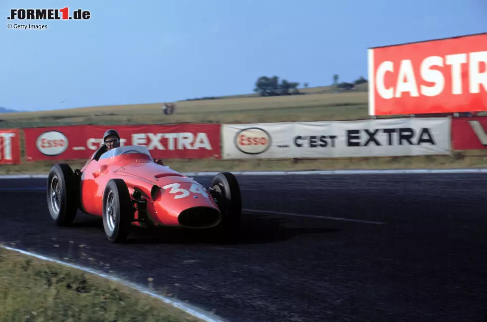 Der älteste Fahrer mit schnellster Rennrunde: Juan Manuel Fangio (Argentinien) - 1958 beim Grand Prix von Argentinien in Buenos Aires mit 46 Jahren, 6 Monaten und 26 Tagen Foto zur News: Der älteste Fahrer mit schnellster Rennrunde: Juan Manuel Fangio (Argentinien) - 1958 beim Grand Prix von Argentinien in Buenos Aires mit 46 Jahren, 6 Monaten und 26 Tagen