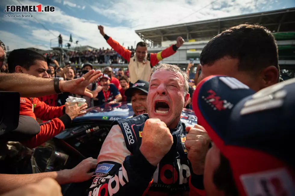 2014 und erneut 2022 gewinnt Barrichello die Gesamtwertung der brasilianischen Stock-Car-Meisterschaft. Foto zur News: 2014 und erneut 2022 gewinnt Barrichello die Gesamtwertung der brasilianischen Stock-Car-Meisterschaft.