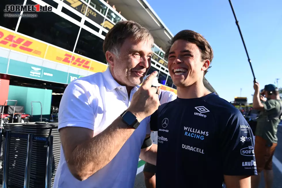 Nyck de Vries (2022): Der Blinddarm von Alex Albon muss raus, deswegen springt in Monza de Vries ein, der in dem Jahr schon für diverse Teams getestet hat. Anders als Stammfahrer Nicholas Latifi fährt er sofort in die Punkte. Das macht Red Bull aufmerksam, die ihn für 2023 zu AlphaTauri holen - nach zehn Rennen fliegt er dort raus. Foto zur News: Nyck de Vries (2022): Der Blinddarm von Alex Albon muss raus, deswegen springt in Monza de Vries ein, der in dem Jahr schon für diverse Teams getestet hat. Anders als Stammfahrer Nicholas Latifi fährt er sofort in die Punkte. Das macht Red Bull aufmerksam, die ihn für 2023 zu AlphaTauri holen - nach zehn Rennen fliegt er dort raus.
