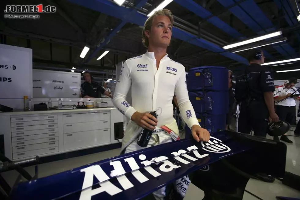 Nico Rosberg (2006): Als erster Meister der neuen GP2-Serie steigt Rosberg in die Formel 1 auf und holt gleich im ersten Rennen die schnellste Rennrunde. Er wächst in eine Führungsrolle und darf ab 2010 zusammen mit Michael Schumacher das neue Mercedes-Team begleiten. Nach dem WM-Titel 2016 tritt er sofort zurück. Foto zur News: Nico Rosberg (2006): Als erster Meister der neuen GP2-Serie steigt Rosberg in die Formel 1 auf und holt gleich im ersten Rennen die schnellste Rennrunde. Er wächst in eine Führungsrolle und darf ab 2010 zusammen mit Michael Schumacher das neue Mercedes-Team begleiten. Nach dem WM-Titel 2016 tritt er sofort zurück.