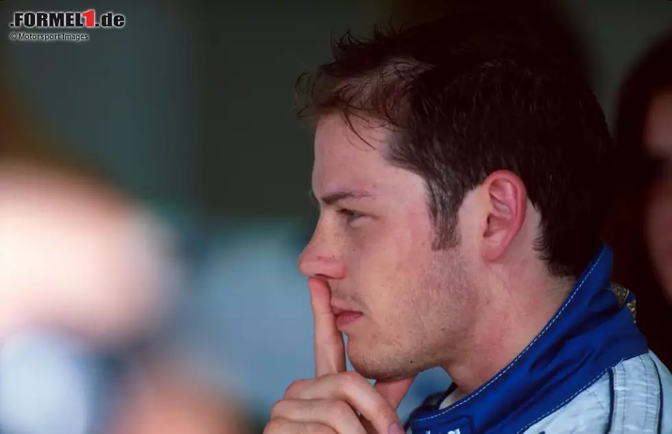 Jacques Villeneuve (1996): Nur ein Defekt verhindert den Sieg im allerersten Rennen, beim Saisonfinale raubt ihm ein weiterer Defekt die letzte Titelhoffnung. Doch den Titel holt der Kanadier ein Jahr später nach. Seinen letzten Sieg hat er da bereits gefeiert, denn seine Karriere entwickelt sich mit dem Wechsel zu BAR im Rückwärtsgang. Foto zur News: Jacques Villeneuve (1996): Nur ein Defekt verhindert den Sieg im allerersten Rennen, beim Saisonfinale raubt ihm ein weiterer Defekt die letzte Titelhoffnung. Doch den Titel holt der Kanadier ein Jahr später nach. Seinen letzten Sieg hat er da bereits gefeiert, denn seine Karriere entwickelt sich mit dem Wechsel zu BAR im Rückwärtsgang.