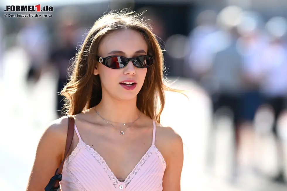 Foto zur News: Lily Zneimer stammt aus England und studierte Maschinenbau. Sie und Oscar Piastri sind bereits seit 2018 ein Paar.