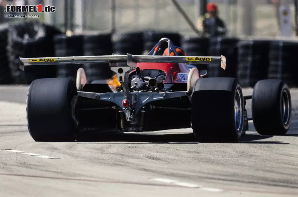 In Long Beach wird Villeneuve zwar Dritter auf der Strecke, verliert den Podestplatz aber nachträglich durch einen erfolgreichen Protest gegen den Ferrari-Heckflügel. Nach drei Rennen steht er noch bei null Punkten. Foto zur News: In Long Beach wird Villeneuve zwar Dritter auf der Strecke, verliert den Podestplatz aber nachträglich durch einen erfolgreichen Protest gegen den Ferrari-Heckflügel. Nach drei Rennen steht er noch bei null Punkten.