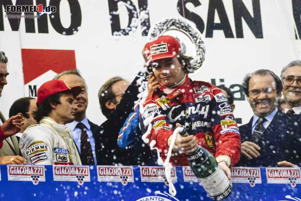 ... für eine Eiszeit sorgt zwischen den Ferrari-Fahrern: Villeneuve fühlt sich hintergangen und wirft Pironi vor, gegen die Ferrari-Stallregie verstoßen zu haben. Pironi wiederum meint, es ging nur um geringeres Tempo, nicht um das Positionen halten. Die Stimmung bleibt frostig, selbst ... Foto zur News: ... für eine Eiszeit sorgt zwischen den Ferrari-Fahrern: Villeneuve fühlt sich hintergangen und wirft Pironi vor, gegen die Ferrari-Stallregie verstoßen zu haben. Pironi wiederum meint, es ging nur um geringeres Tempo, nicht um das Positionen halten. Die Stimmung bleibt frostig, selbst ...