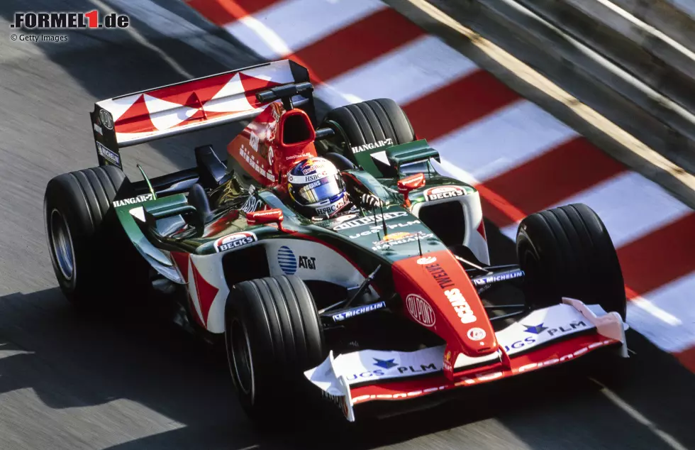 Klien und Webber gehen mit den Diamant-bestückten Fahrzeugen auf die Strecke. Zunächst geht alles gut, aber ... Foto zur News: Klien und Webber gehen mit den Diamant-bestückten Fahrzeugen auf die Strecke. Zunächst geht alles gut, aber ...