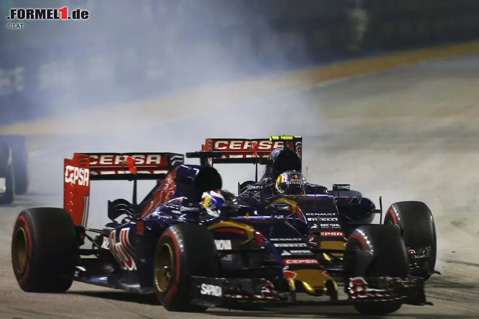 Singapur 2015: Toro Rosso bittet seine Fahrer Max Verstappen und Carlos Sainz um einen Platztausch, aber Verstappen lehnt energisch ab: "Nein!" Begründung: "Es schien mir, als wäre Carlos nicht nahe genug dran." Anschließend spricht man sich intern aus. Foto zur News: Singapur 2015: Toro Rosso bittet seine Fahrer Max Verstappen und Carlos Sainz um einen Platztausch, aber Verstappen lehnt energisch ab: "Nein!" Begründung: "Es schien mir, als wäre Carlos nicht nahe genug dran." Anschließend spricht man sich intern aus.