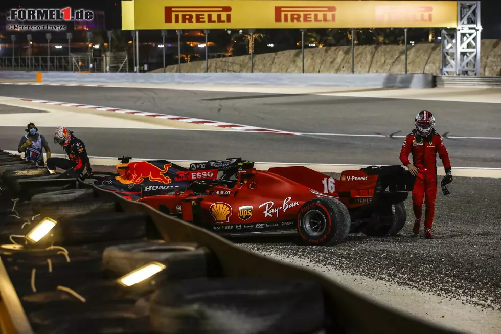 8. Sachir 2020: Weil Charles Leclerc Sergio Perez in Kurve 4 dreht, muss Verstappen einen Bogen fahren, doch dabei ist er zu schnell und fährt mit in die Streckenbegrenzung. Für ihn und Leclerc kommt in Runde 1 das Aus, Perez ist Letzter, gewinnt am Ende aber spektakulär sein erstes Formel-1-Rennen für Racing Point. Foto zur News: 8. Sachir 2020: Weil Charles Leclerc Sergio Perez in Kurve 4 dreht, muss Verstappen einen Bogen fahren, doch dabei ist er zu schnell und fährt mit in die Streckenbegrenzung. Für ihn und Leclerc kommt in Runde 1 das Aus, Perez ist Letzter, gewinnt am Ende aber spektakulär sein erstes Formel-1-Rennen für Racing Point.
