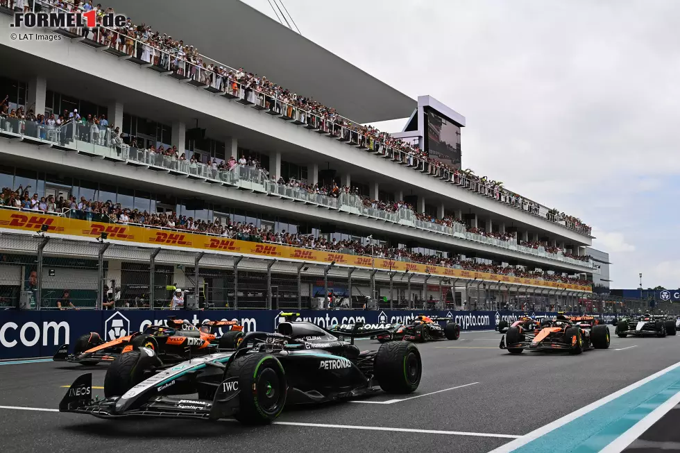 Andrea Kimi Antonelli (Redaktion: 2) - Da schließen wir uns an: Sein Sprint-Qualifying war wirklich erste Sahne. Dann hat er sich aber am Start etwas den Schneid abkaufen lassen und war in den Rennen eher blass. Trotzdem: in Miami der schnellere Mercedes-Fahrer. Eine insgesamt gute Leistung! Foto zur News: Andrea Kimi Antonelli (Redaktion: 2) - Da schließen wir uns an: Sein Sprint-Qualifying war wirklich erste Sahne. Dann hat er sich aber am Start etwas den Schneid abkaufen lassen und war in den Rennen eher blass. Trotzdem: in Miami der schnellere Mercedes-Fahrer. Eine insgesamt gute Leistung!