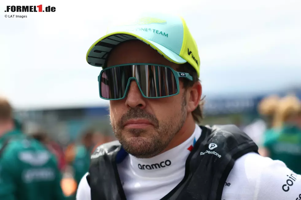 Fernando Alonso (Marc Surer: 5) - "Ein Dreher ohne Fremdeinwirkung zeigt, wie schlecht der Aston ist." Foto zur News: Fernando Alonso (Marc Surer: 5) - "Ein Dreher ohne Fremdeinwirkung zeigt, wie schlecht der Aston ist."