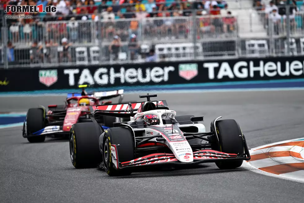Esteban Ocon (Redaktion: 3) - Wir finden: Das gute Qualifying war eine Ansage, auch im Vergleich zu Teamkollege Bearman. Dazu kam ein sehenswertes Duell mit Hamilton im Ferrari im Grand Prix. Alles in allem ganz ordentlich, was Ocon da abgeliefert hat. Der Haas gab vermutlich nicht mehr her. Foto zur News: Esteban Ocon (Redaktion: 3) - Wir finden: Das gute Qualifying war eine Ansage, auch im Vergleich zu Teamkollege Bearman. Dazu kam ein sehenswertes Duell mit Hamilton im Ferrari im Grand Prix. Alles in allem ganz ordentlich, was Ocon da abgeliefert hat. Der Haas gab vermutlich nicht mehr her.