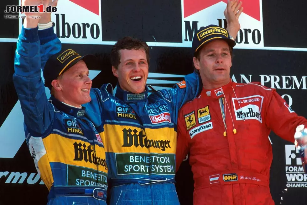 67 Rennen: Johnny Herbert (Großbritannien) - An der Seite von Michael Schumacher gelang Herbert 1995 in Spanien mit Platz zwei der erste Podestplatz seiner Formel-1-Karriere. Foto zur News: 67 Rennen: Johnny Herbert (Großbritannien) - An der Seite von Michael Schumacher gelang Herbert 1995 in Spanien mit Platz zwei der erste Podestplatz seiner Formel-1-Karriere.