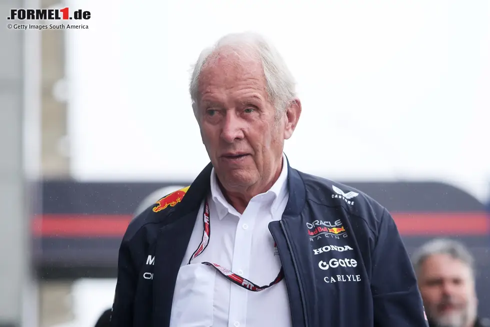 Foto zur News: Helmut Marko: "Ich glaube, er hat eine ähnlich starke Phase im zweiten Halbjahr hingelegt wie wir. Und er hat keine Fehler gemacht. Das Letzte, wo ich mich erinnern kann, war Montreal. Aber sonst, mental, hat er sich erholt und ist ein würdiger Weltmeister. Kann man nichts sagen."