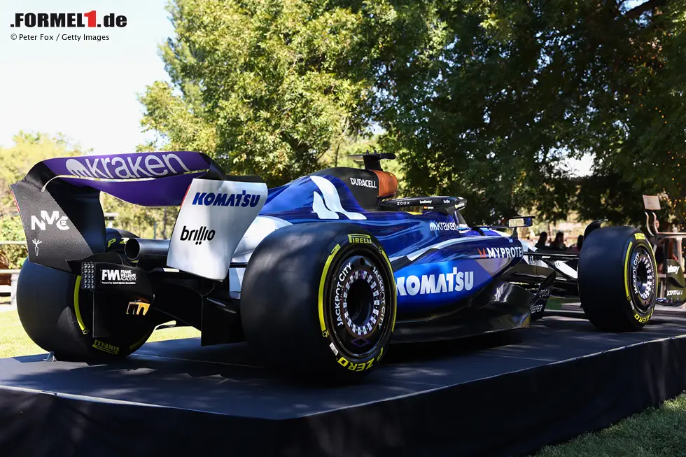 Foto zur News: Die Lackierung ist inspiriert von der auffälligen blau-weißen Farbgebung des FW24, der 2002 von Ralf Schumacher und Juan Pablo Montoya in der Formel 1 gefahren wurde.