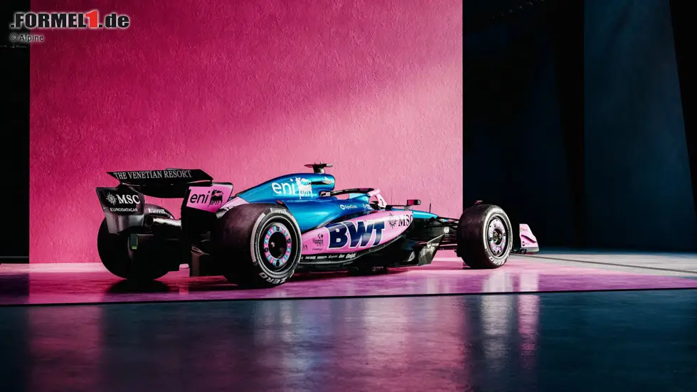 Foto zur News: Las Vegas, Katar und Abu Dhabi: Alpine hat sich gleich für die letzten drei Rennen des Jahres für etwas mehr Rosa am Auto entschieden. Die Seitenkästen des Boliden, die bislang blau waren, bekommen einen neuen Anstrich.