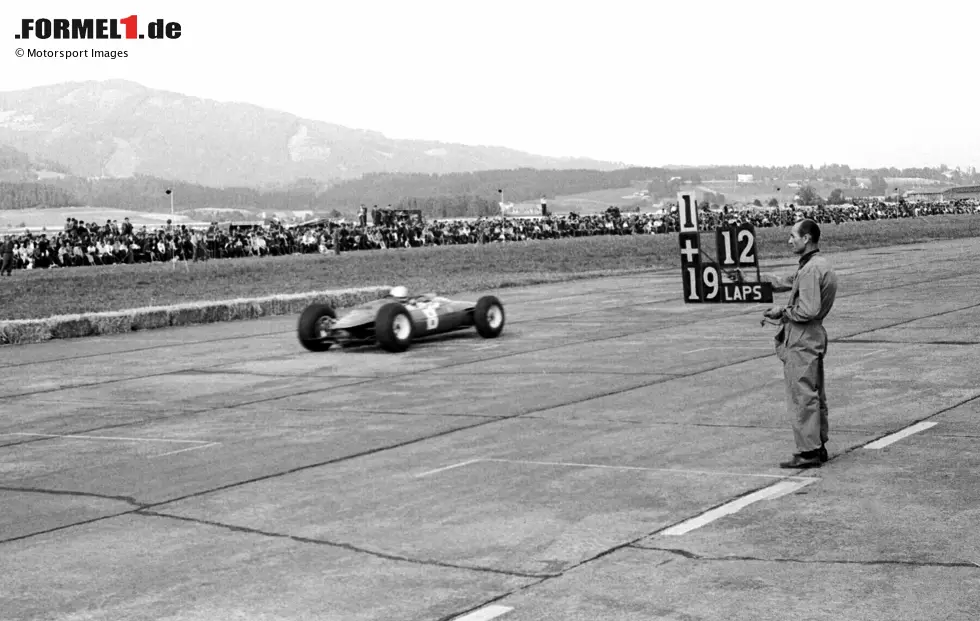 Zeltweg Airfield: Lorenzo Bandini - Bevor die Formel 1 in Spielberg fährt, findet 1964 vier Kilometer weiter ein Rennen auf dem Militärflugplatz in Zeltweg statt. Die Strecke hat nur vier Kurven, wenig Platz für Zuschauer und ist zu schmal und zu uneben. Ferraris Lorenzo Bandini holt dort seinen einzigen Grand-Prix-Sieg. Foto zur News: Zeltweg Airfield: Lorenzo Bandini - Bevor die Formel 1 in Spielberg fährt, findet 1964 vier Kilometer weiter ein Rennen auf dem Militärflugplatz in Zeltweg statt. Die Strecke hat nur vier Kurven, wenig Platz für Zuschauer und ist zu schmal und zu uneben. Ferraris Lorenzo Bandini holt dort seinen einzigen Grand-Prix-Sieg.