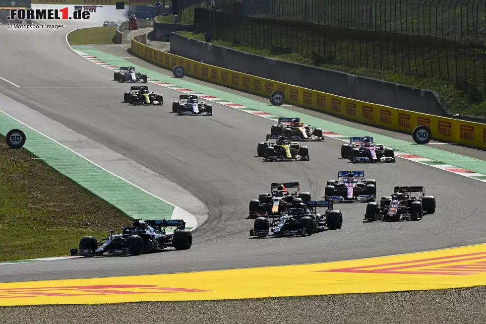 Autodromo Internazionale del Mugello: Lewis Hamilton - Ab hier folgen nur noch Kurse, die nur einen einzigen Grand Prix austragen durften. Mugello rückt 2020 aufgrund der Coronakrise in den Kalender. Das Rennen ist geprägt von schweren Unfällen am Start und beim Safety-Car-Neustart und wird am Ende von Lewis Hamilton gewonnen. Foto zur News: Autodromo Internazionale del Mugello: Lewis Hamilton - Ab hier folgen nur noch Kurse, die nur einen einzigen Grand Prix austragen durften. Mugello rückt 2020 aufgrund der Coronakrise in den Kalender. Das Rennen ist geprägt von schweren Unfällen am Start und beim Safety-Car-Neustart und wird am Ende von Lewis Hamilton gewonnen.