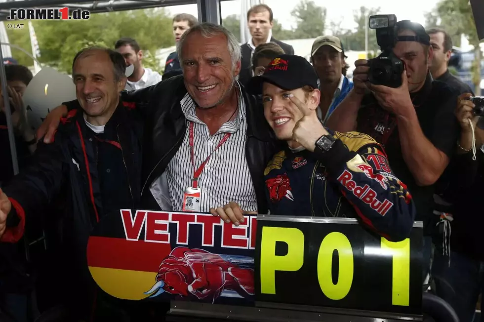 Foto zur News: Größter Erfolg: 2008 gelang Sebastian Vettel für Toro Rosso unter Teamchef Franz Tost ein Sensationserfolg in Monza. Einige Jahre später trug sich Pierre Gasly an gleicher Stelle ebenfalls für das Tost-Team in die Formel-1-Siegerliste ein.