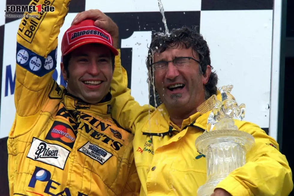 Foto zur News: Größter Erfolg: Jordan-Fahrer erzielten bis 2005 vier Siege in der Formel 1. Zwei davon gehen auf das Konto von Heinz-Harald Frentzen, der 1999 - wie das Jordan-Team - den dritten Platz in der WM belegte.