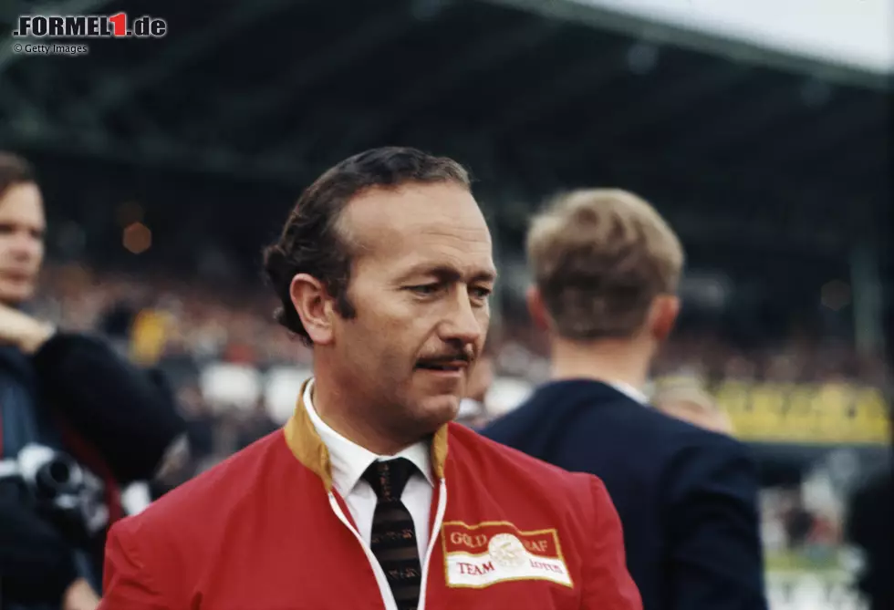 25 Jahre: Colin Chapman (Großbritannien) - Er war Gründer, Teamchef und Designer in Personalunion. Chapman baute innovative und schnelle Autos, scherte sich aber nicht so sehr um die Sicherheit seiner Fahrzeuge. Das bezahlten mehrere Lotus-Fahrer mit dem Leben. Foto zur News: 25 Jahre: Colin Chapman (Großbritannien) - Er war Gründer, Teamchef und Designer in Personalunion. Chapman baute innovative und schnelle Autos, scherte sich aber nicht so sehr um die Sicherheit seiner Fahrzeuge. Das bezahlten mehrere Lotus-Fahrer mit dem Leben.