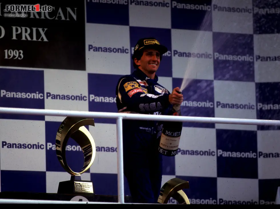 Kyalami 1993: Prost kehrt nach einem Jahr Pause zurück in die Formel 1 - und gewinnt in Südafrika sein Debütrennen für Williams. In seiner letzten Saison kommt Prost nochmals auf insgesamt zwölf Podestplätze. Foto zur News: Kyalami 1993: Prost kehrt nach einem Jahr Pause zurück in die Formel 1 - und gewinnt in Südafrika sein Debütrennen für Williams. In seiner letzten Saison kommt Prost nochmals auf insgesamt zwölf Podestplätze.