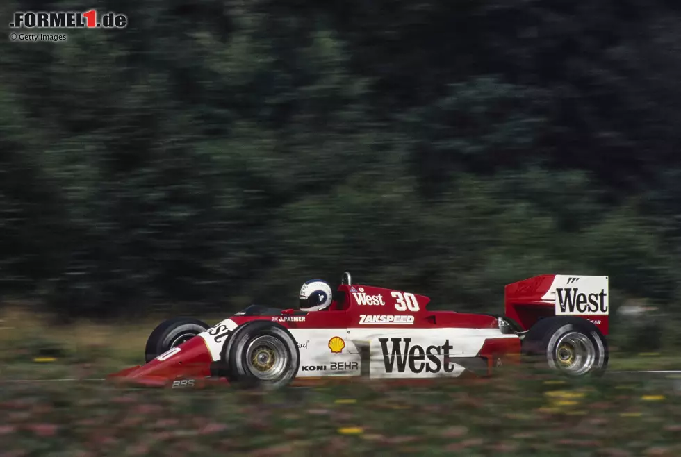 In der Debütsaison 1985 absolviert Zakspeed ein Teilzeitprogramm in der Formel 1. Nur einmal kommt Jonathan Palmer über die Distanz und belegt Platz elf in Monaco. Foto zur News: In der Debütsaison 1985 absolviert Zakspeed ein Teilzeitprogramm in der Formel 1. Nur einmal kommt Jonathan Palmer über die Distanz und belegt Platz elf in Monaco.