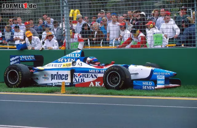 Foto zur News: Wer einen Vertrag bei einem Formel-1-Topteam unterschreibt, der bekommt nicht immer auch ein Topauto. Wir blicken auf Beispiele, in denen Piloten zu einem Weltmeisterteam gewechselt sind, beim neuen Arbeitgeber dann aber lediglich ein mittelmäßiges Auto bekommen haben.